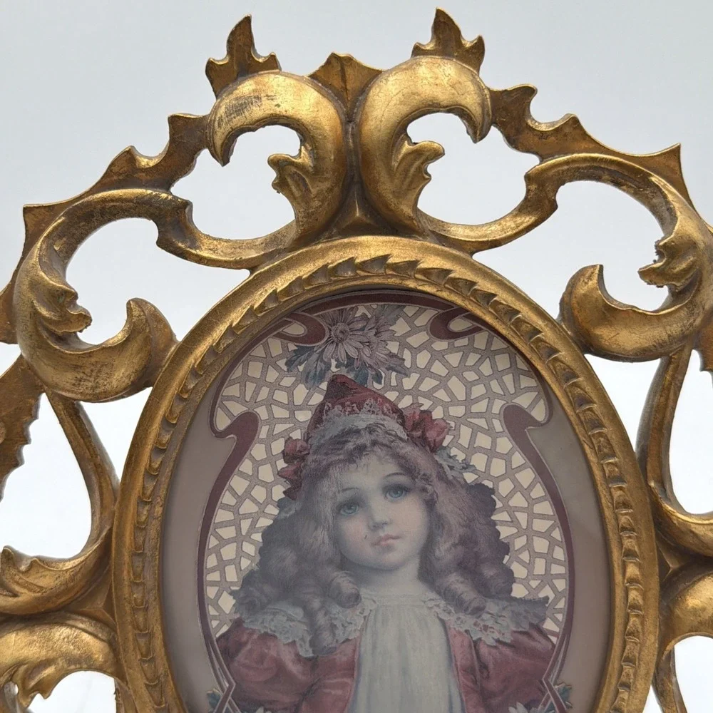 Vintage Victorian Wood W/ Ornate Gold Oval Frame 12